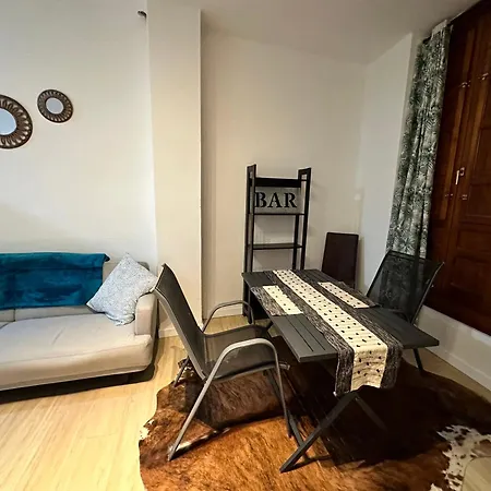 Downtown Homestay Valencia