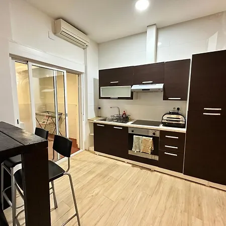 Downtown Проживание в семье